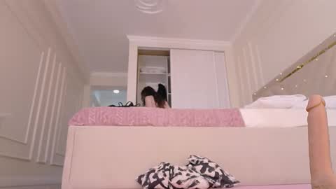 Snapshot of lori_leen chatting on October 8, 8:20 am Leyla  online show from October 8, 8:20 am