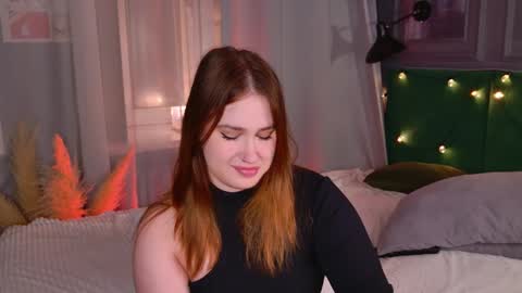 Lori online show from September 19, 7:39 pm