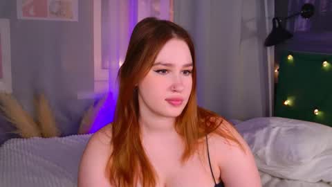 Lori online show from October 4, 7:44 pm