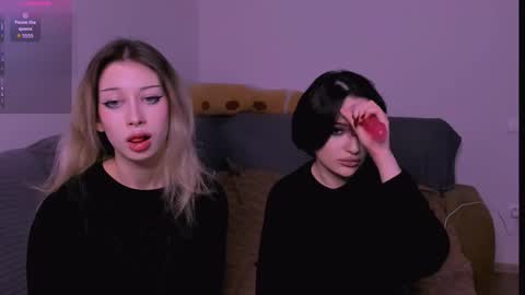 Lori online show from December 5, 8:06 pm