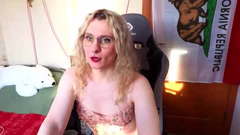 Lori -----------------------------------    online show from February 21, 1:14 pm