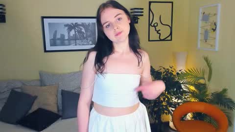 Lori online show from October 23, 7:43 am