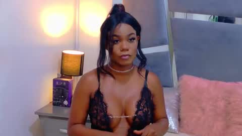 lorraine_johnson online show from May 14, 9:02 pm