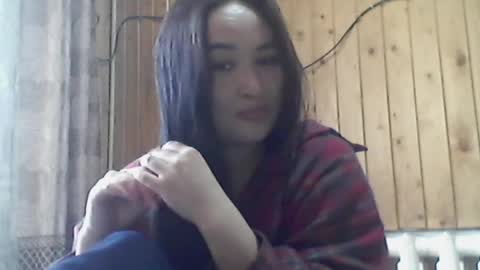 LorrieSalonia online show from May 7, 1:18 pm