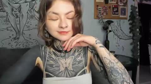 lostallice online show from June 15, 2:58 am