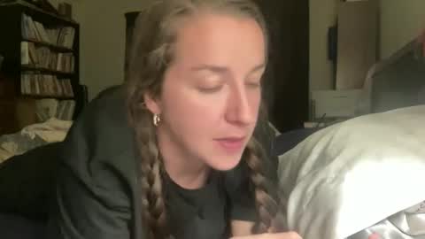 lothlori online show from December 2, 2:32 am