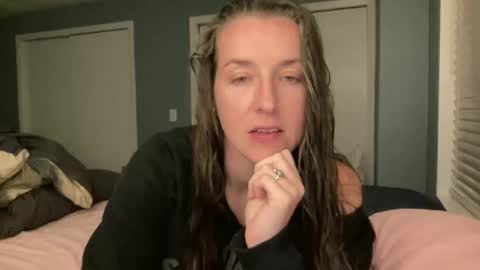 lothlori online show from April 4, 12:17 am