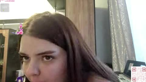 Esma online show from May 24, 9:38 am