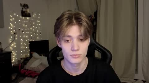 louie_evans online show from February 3, 6:56 pm