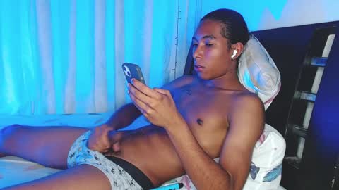 Snapshot of louis_hardstar chatting on February 7, 7:07 am Louis Valdz online show from February 7, 7:07 am