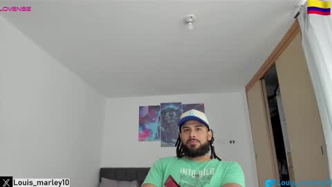 louis_marley_ online show from February 26, 10:02 pm