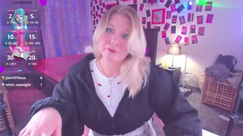 Loise online show from November 17, 11:07 pm