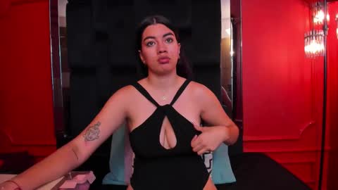 Louren Fox online show from December 16, 6:58 pm