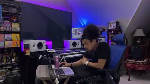 Prynce online show from August 2, 2:35 am