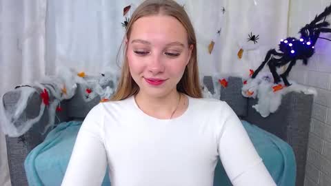 love bella  online show from October 13, 1:29 am