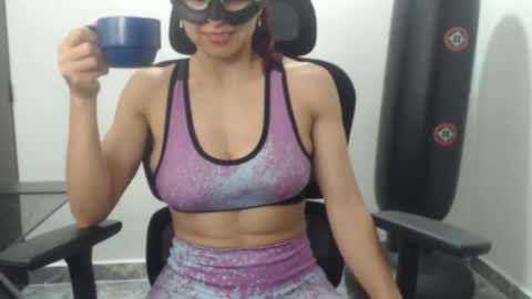 Nina online show from November 10, 10:56 pm