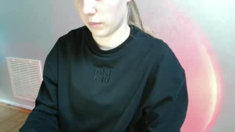 Vivian online show from December 16, 12:33 pm