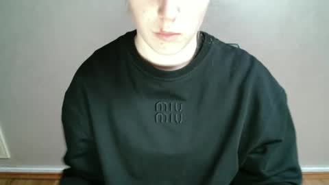 Vivian online show from December 19, 1:28 pm