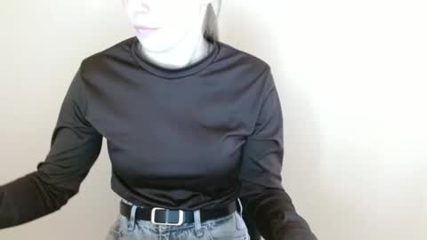 Vivian online show from April 1, 1:52 pm