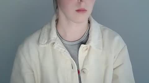 Vivian online show from November 7, 1:46 pm