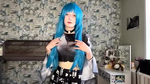 Kim online show from April 9, 2:01 pm