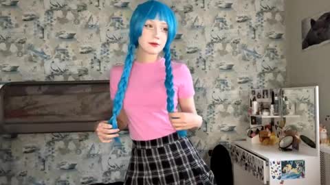 Kim online show from April 6, 1:45 pm