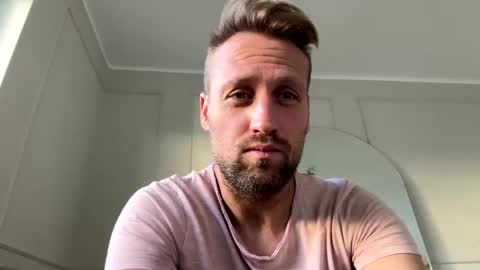 lovefuesse online show from November 3, 8:37 am