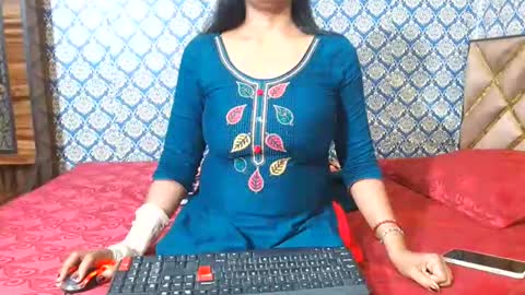 Divya online show from October 29, 12:45 am