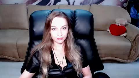 private open online show from June 15, 10:40 am