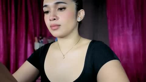 LOVE online show from May 7, 5:52 pm
