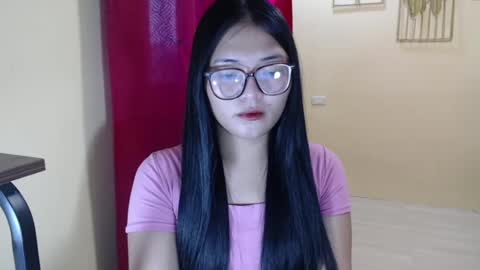 Snapshot of lovely_laura09 chatting on February 21, 8:18 am Lovely Laura online show from February 21, 8:18 am