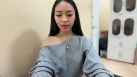lovely_leah23 online show from July 7, 7:23 am