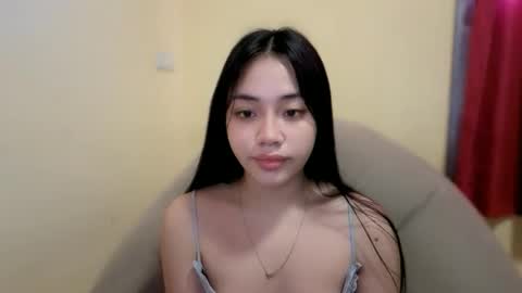 lovely_leah23 online show from September 18, 7:45 am