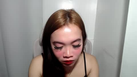 lovely_lianne online show from July 28, 2:13 pm