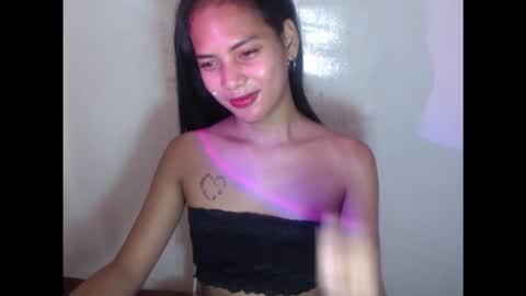 Snapshot of lovelycarmilla chatting on October 22, 3:21 am Carnilla online show from October 22, 3:21 am