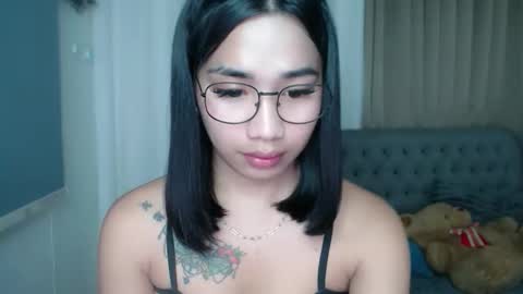 lovelymae18 online show from March 9, 9:30 pm