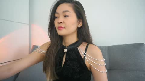 kim online show from February 24, 11:10 am