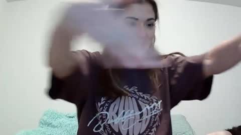 Queen Aria  online show from November 6, 7:50 pm