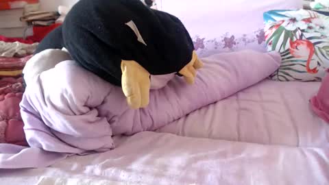 lovelywoman22 online show from November 7, 7:00 am