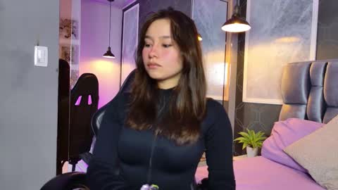 Love  online show from November 24, 9:02 pm