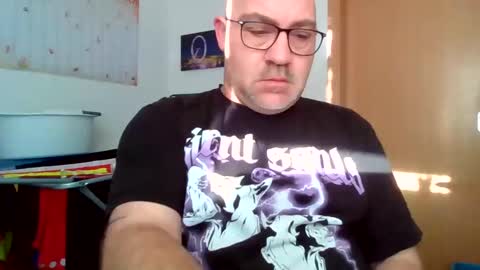 lover010983 online show from March 19, 6:19 am