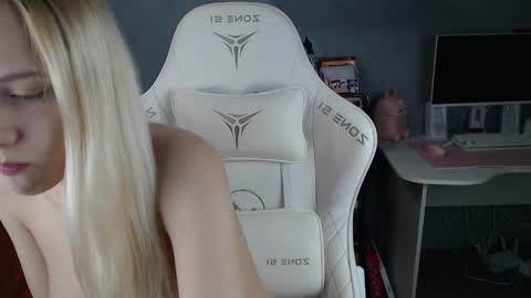 lovers613228 online show from November 11, 3:36 pm