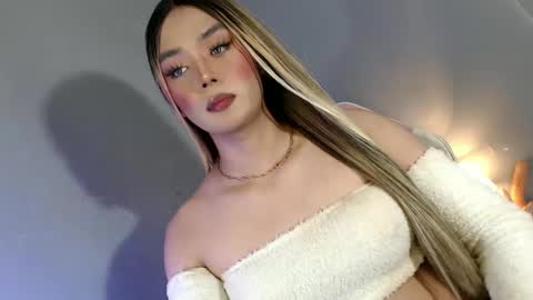 lovers moon22 online show from February 3, 11:15 pm