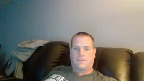 Snapshot of lovetocum37 chatting on March 10, 4:35 pm lovetocum37 online show from March 10, 4:35 pm