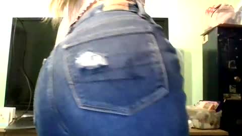 Snapshot of lovetocum69699 chatting on October 2, 3:05 am lovetocum69699 online show from October 2, 3:05 am