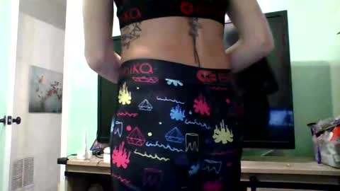 Snapshot of lovetocum69699 chatting on September 29, 4:44 am lovetocum69699 online show from September 29, 4:44 am