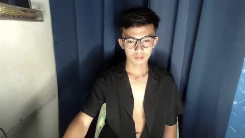 lovetosuckxox online show from February 19, 11:49 am