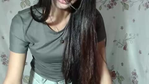 loving_rhean online show from December 14, 12:55 pm