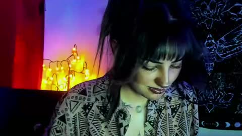 Jenn online show from August 2, 6:20 pm