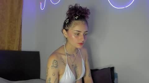 Jenn online show from January 14, 12:18 am